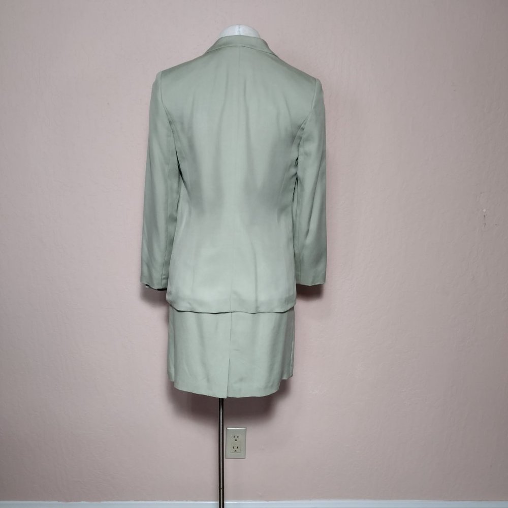 Business or Casual Three-Piece Silk Suit - Picture 5 of 16